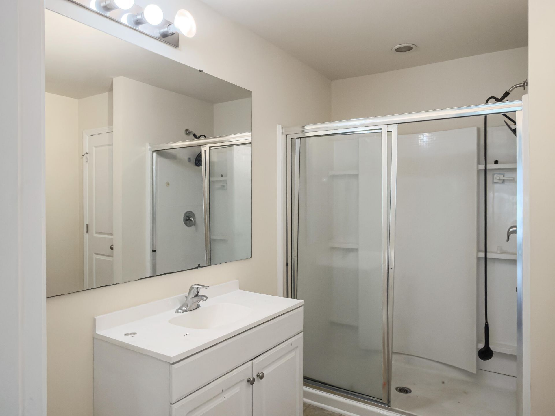 1083 Bennington Drive Photo 18