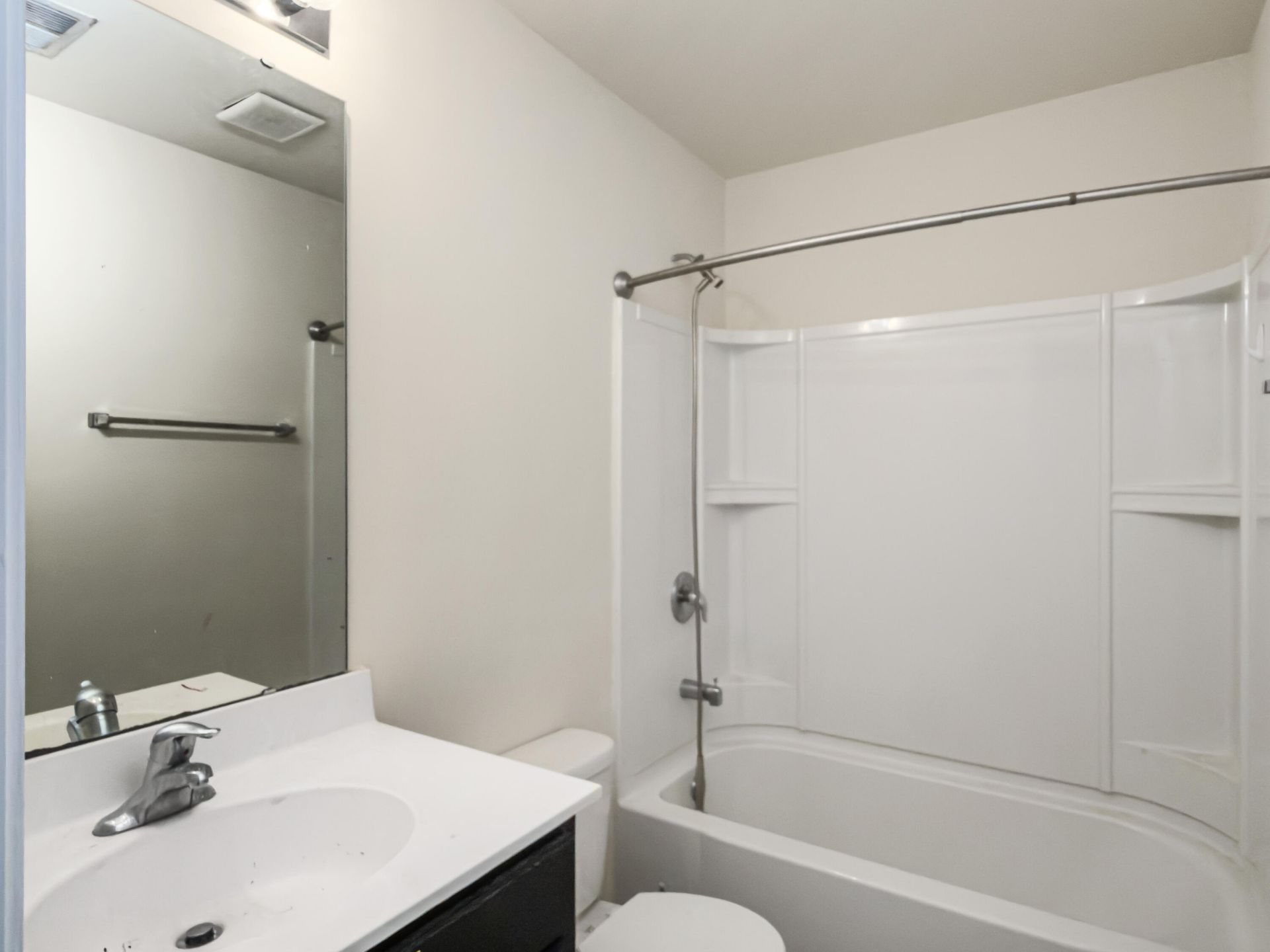 1083 Bennington Drive Photo 21