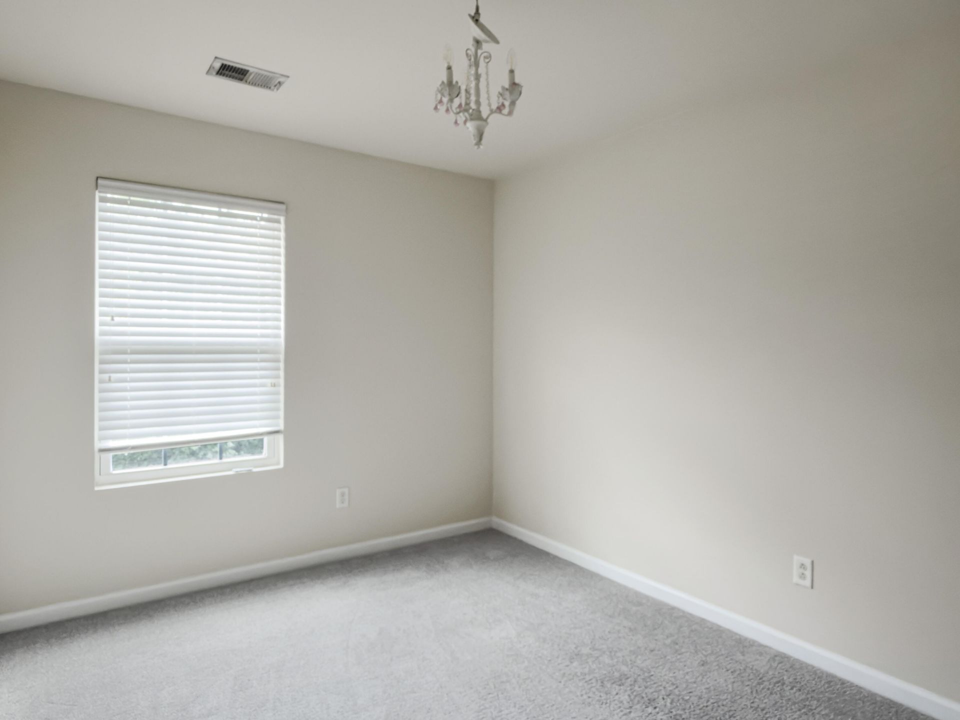 1083 Bennington Drive Photo 24