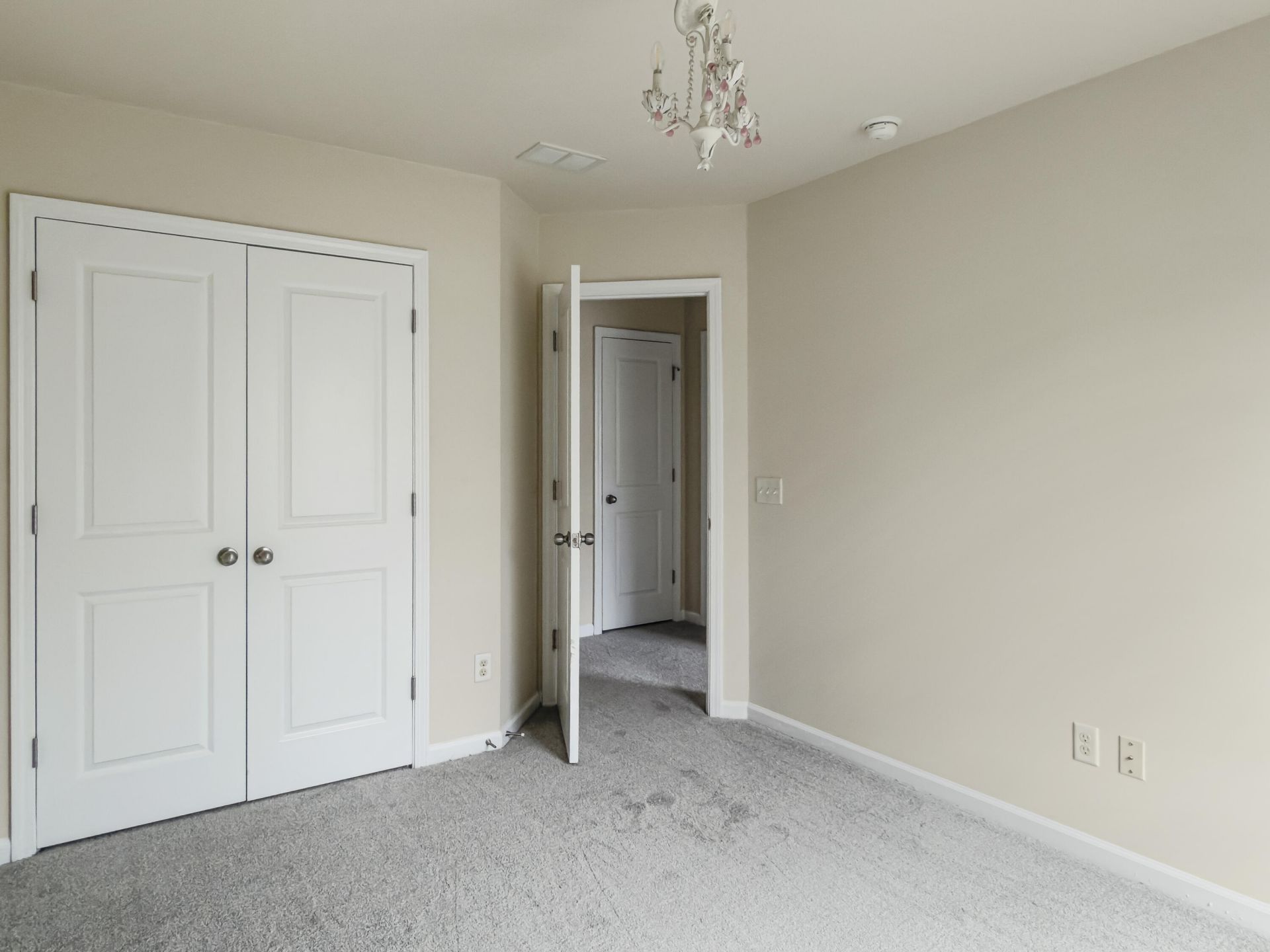 1083 Bennington Drive Photo 25