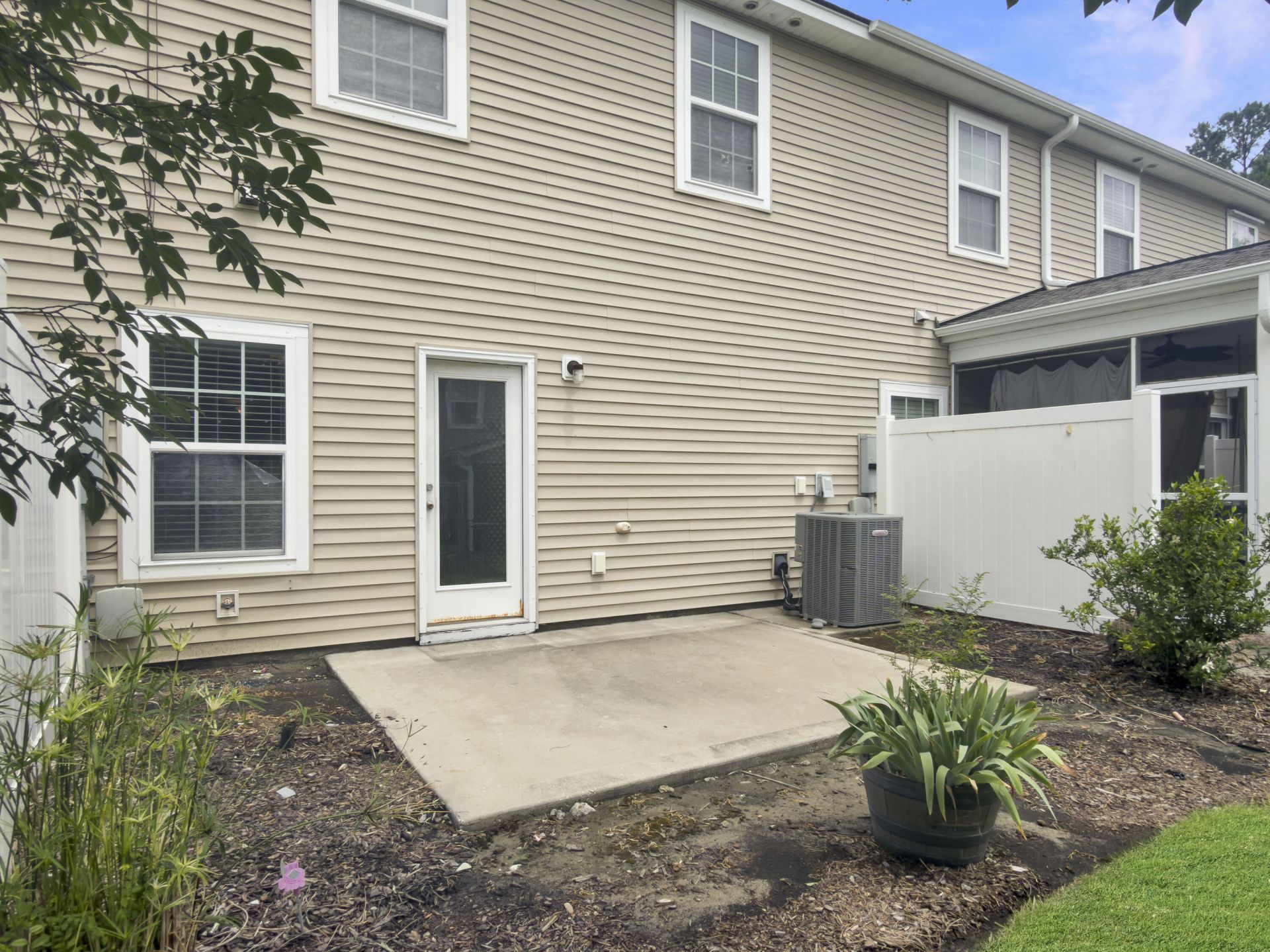 1083 Bennington Drive Photo 28