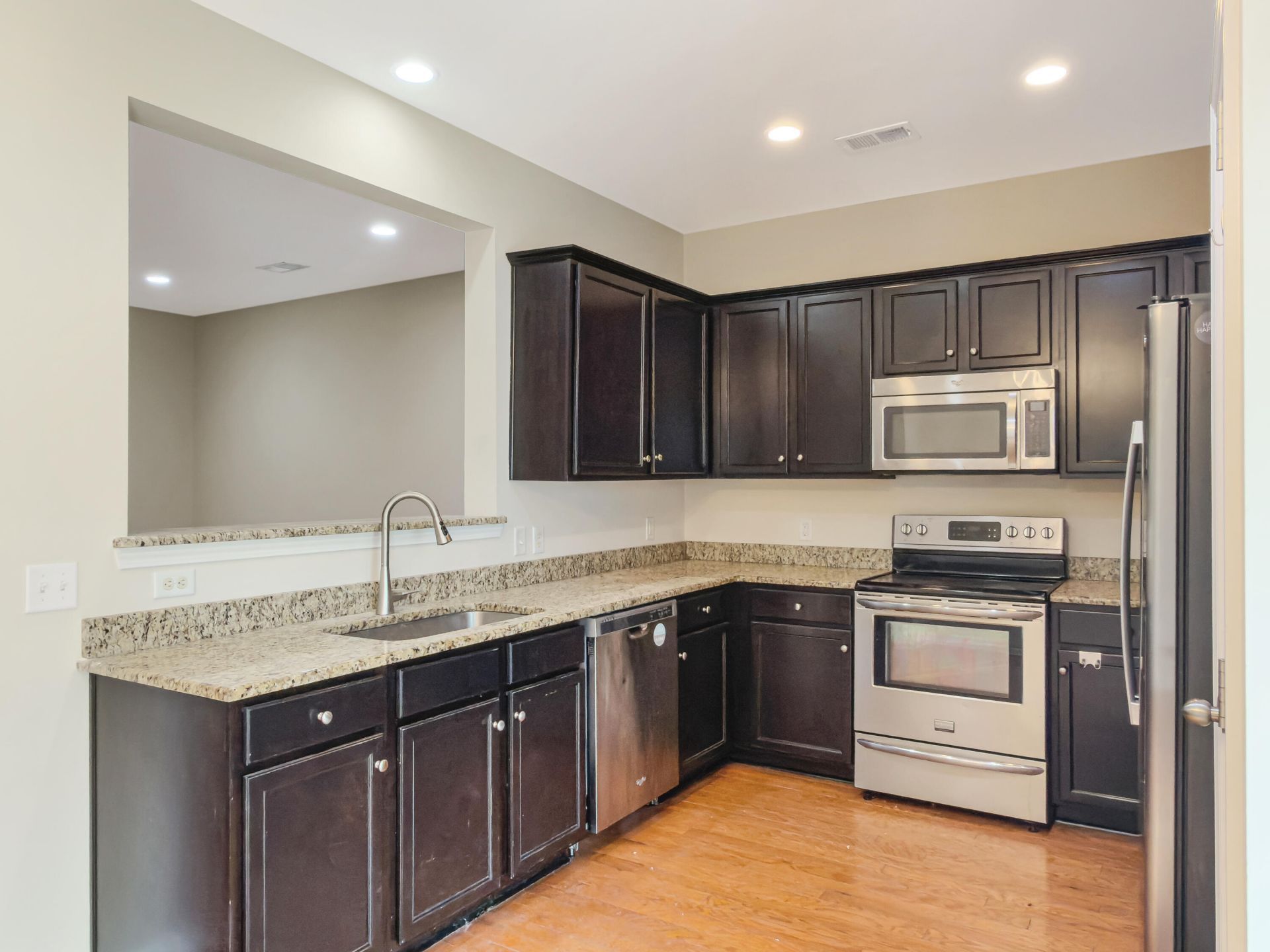 1083 Bennington Drive Photo 8