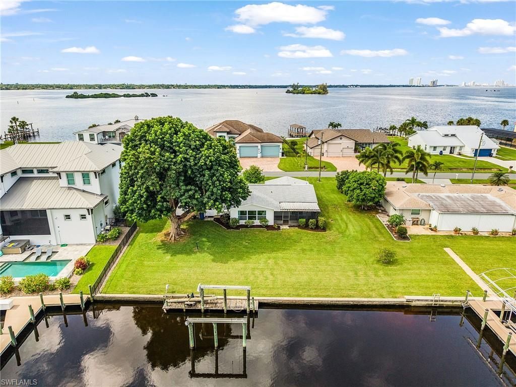 2068 Club House Rd, North Fort Myers, FL 33917 Photo