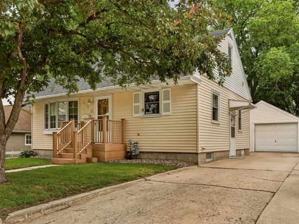 228 10 1/4 Street SE, Rochester, MN 55904