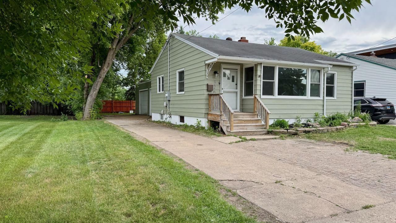 326 Elmwood Avenue S primary photo