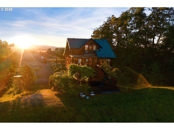 16200 NW GILLIHAN RD, Portland, OR 97231
