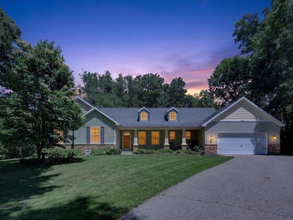 8669 Lilly Ridge Drive SE, Alto, MI 49302