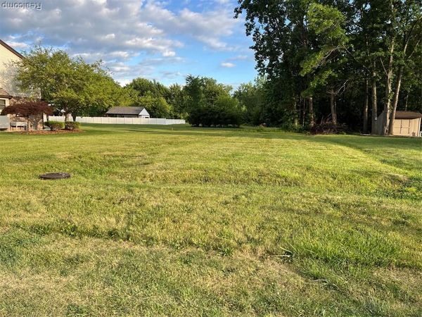 16689 Carter, Woodhaven, MI 48183
