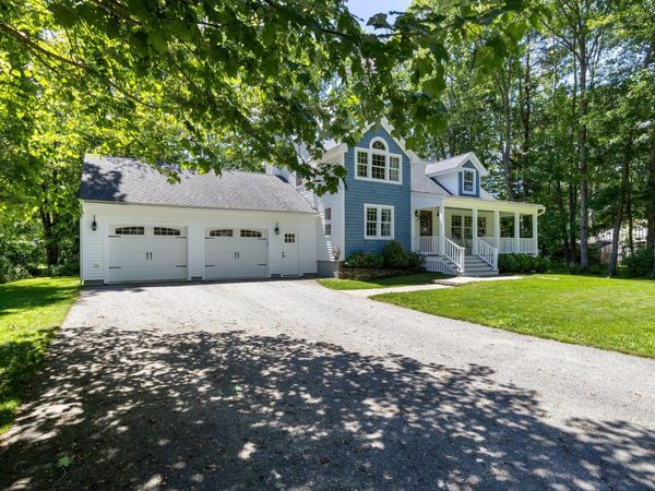 5 Bayberry Lane, Cape Elizabeth, ME 04107