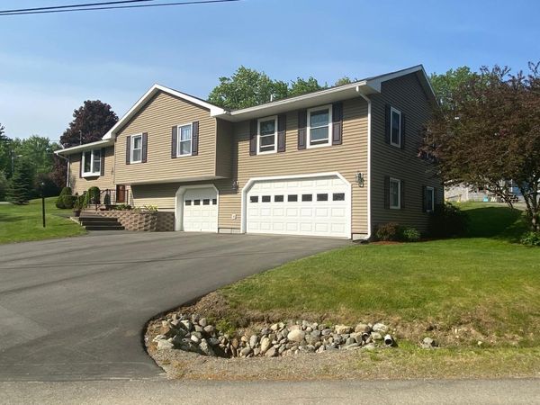 5 Michael Drive , Baileyville, ME 04694