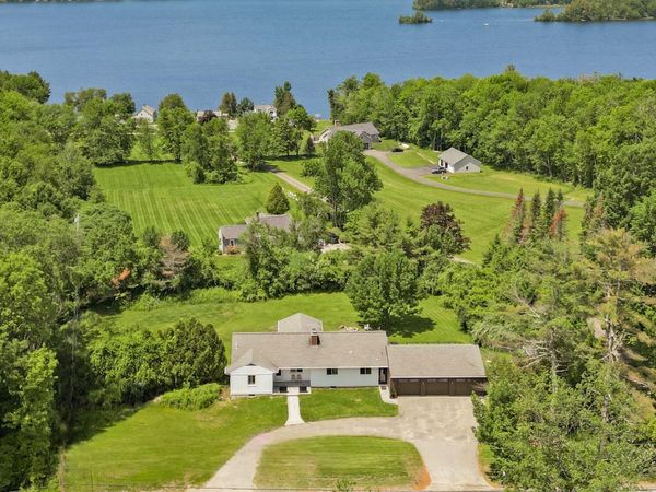 317 Pond Road, Manchester, ME 04351
