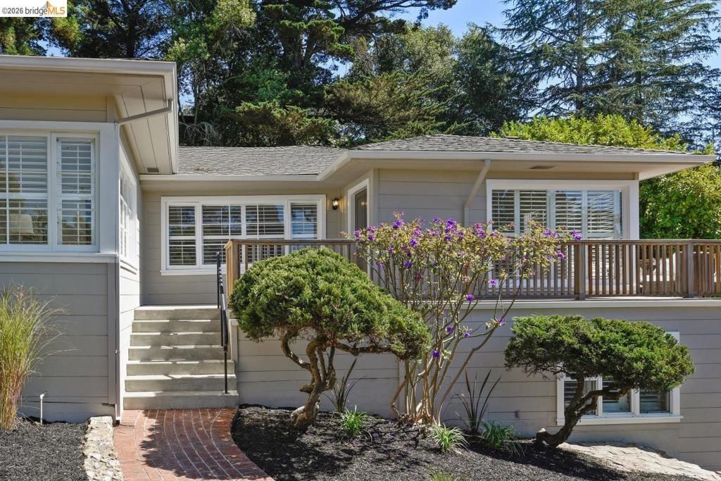 6250 Chelton Dr, Oakland, CA 94611 Main Photo
