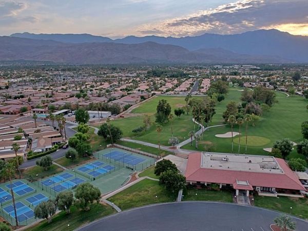 73450 Country Club Drive, Unit 10, Palm Desert, CA 92260