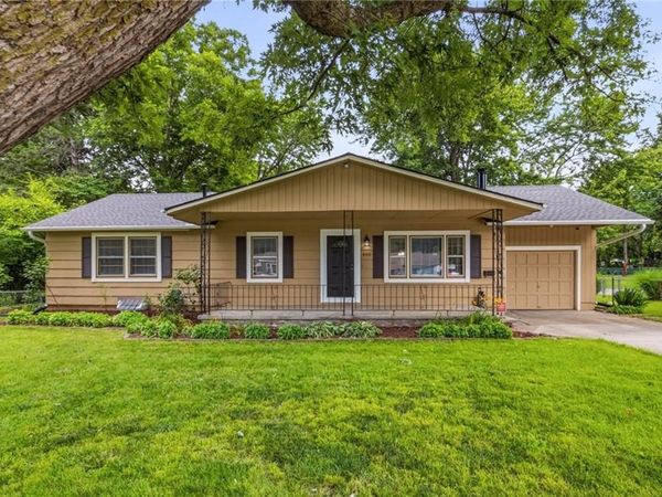 605 W Cedar Street, Olathe, KS 66061