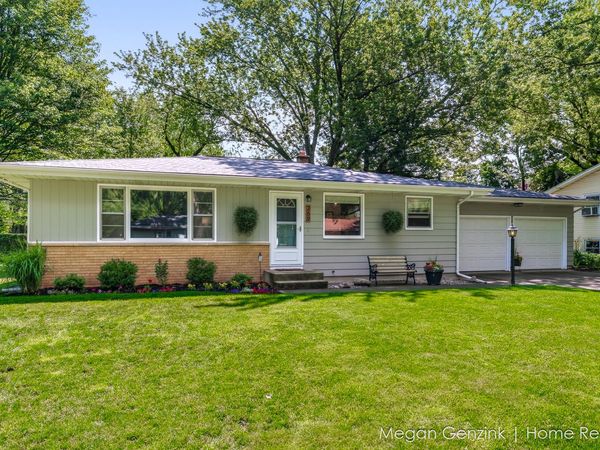 269 Cambridge Avenue, Holland, MI 49423