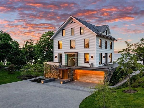 20 Crowninshield Road, Marblehead, MA 01945