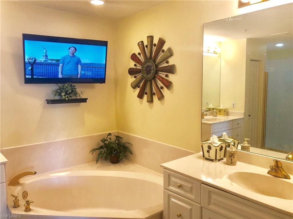 451 Bayfront Pl , Unit 5311, Naples, FL 34102 Photo