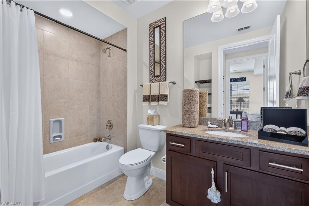 23161 Fashion Dr, Unit 7210, Estero, FL 33928 Photo
