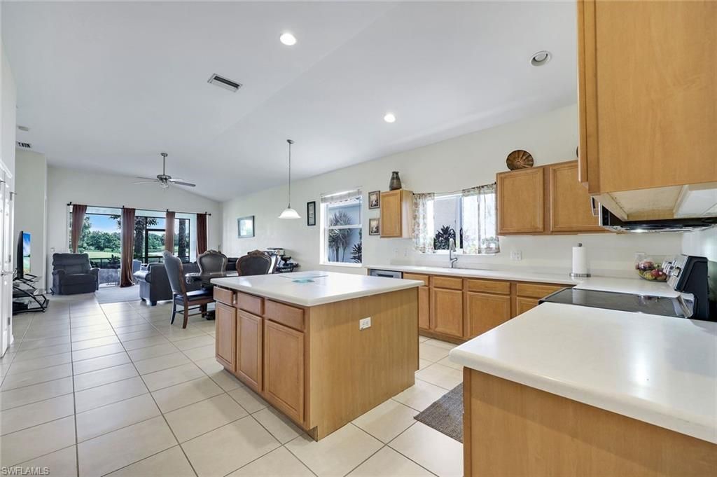 2010 Fairmont Ln , Naples, FL 34120 Photo
