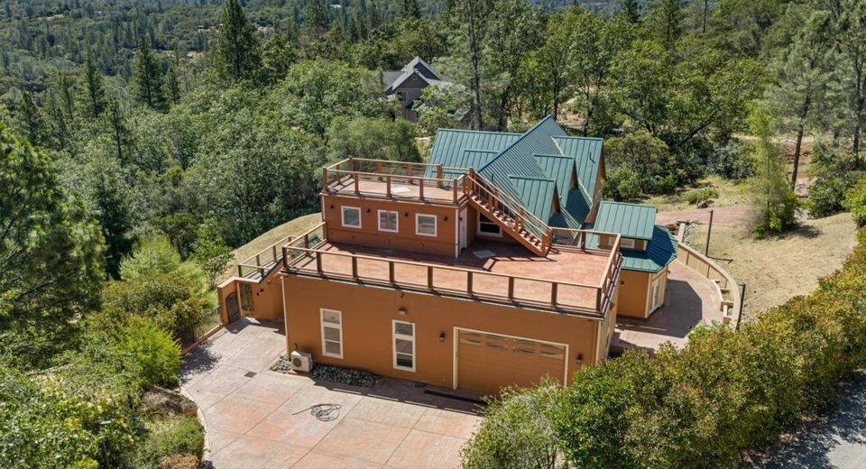 12455 Hallwood Pl, Grass Valley, CA 95949 Photo