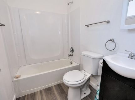 361 W El Camino Ave, Sacramento, CA 95833 Photo