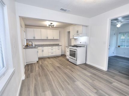 361 W El Camino Ave, Sacramento, CA 95833 Photo