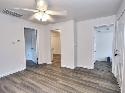 361 W El Camino Ave, Sacramento, CA 95833 Photo