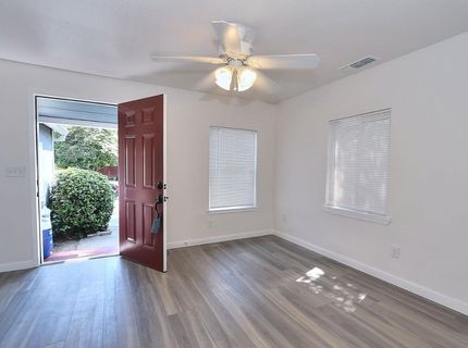 361 W El Camino Ave, Sacramento, CA 95833 Photo