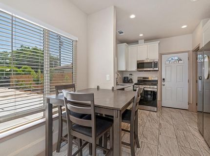 1825-1827 Roy Ave, Sacramento, CA 95815 Photo