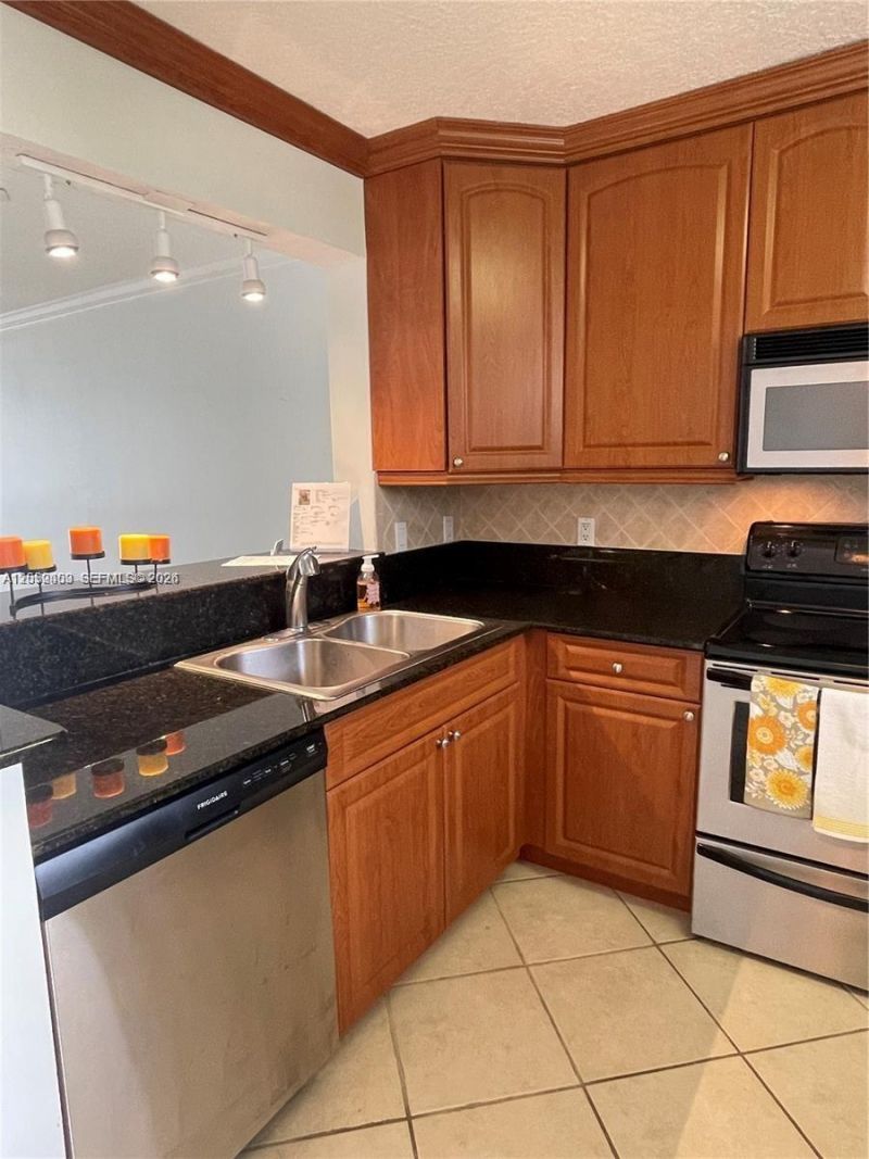 110 Lake Emerald , Unit 203, Oakland Park, FL 33309 Photo