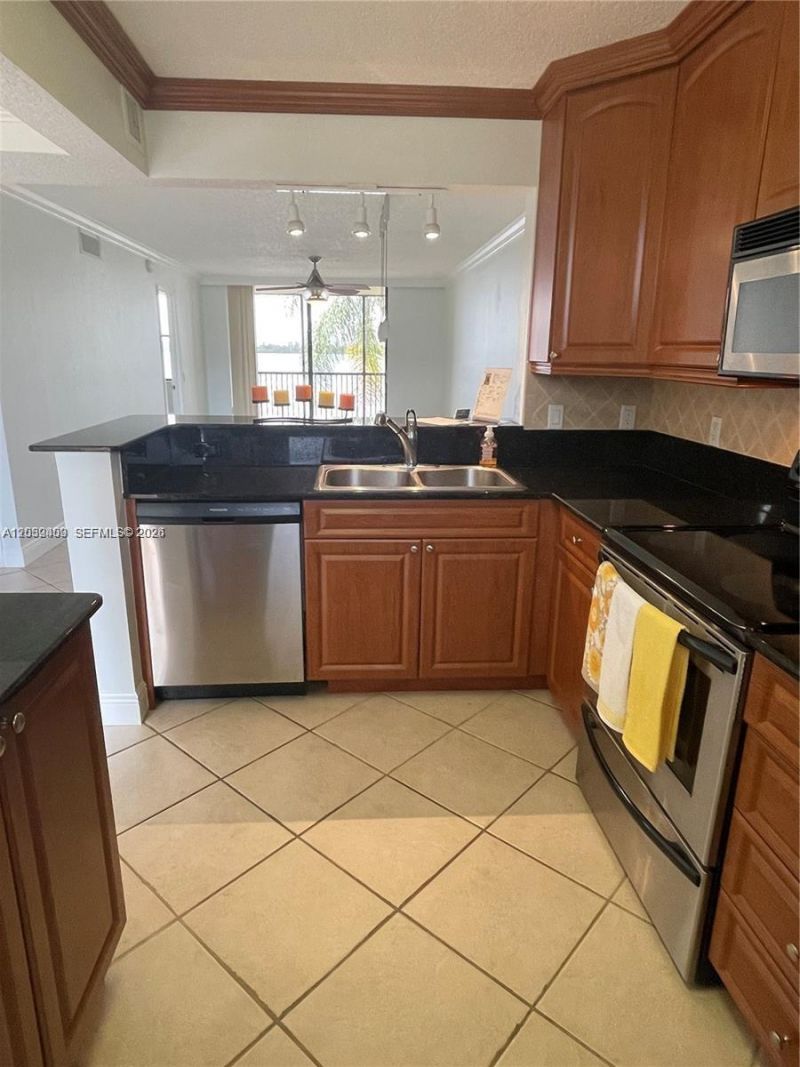 110 Lake Emerald , Unit 203, Oakland Park, FL 33309 Photo