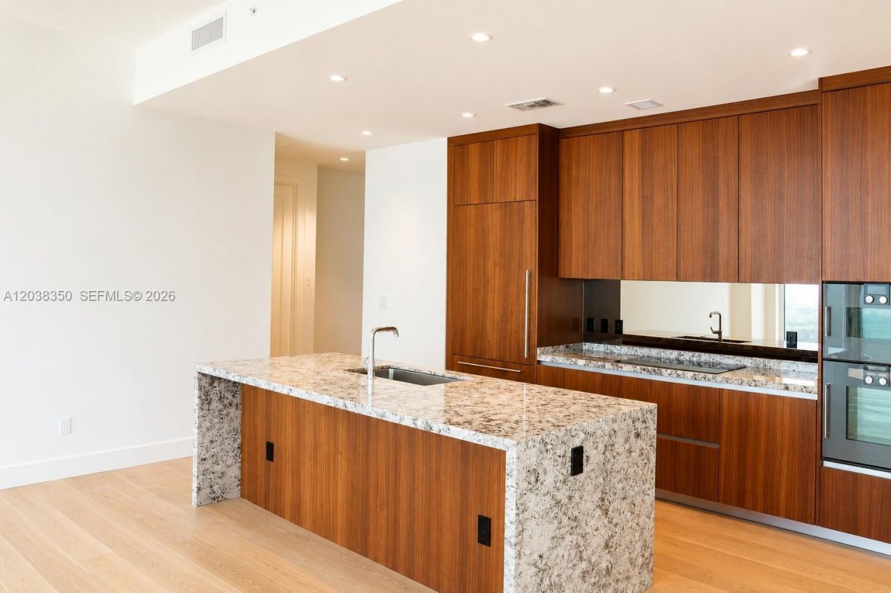 175 SE 25 Rd , Unit 3103, Miami, FL 33129 Photo