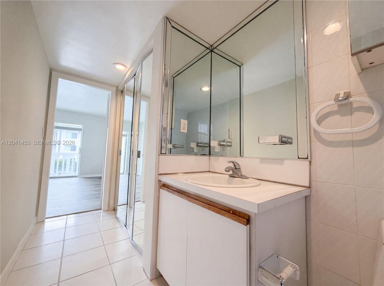 200 Galen Dr , Unit 202, Key Biscayne, FL 33149 Photo