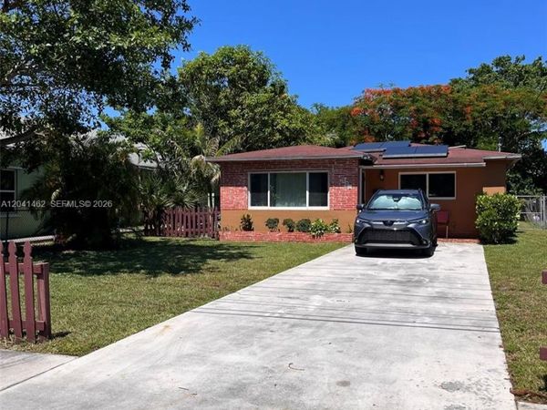 124 NW 6th Ave , Hallandale Beach, FL 33009