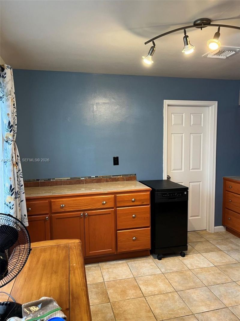 124 NW 6th Ave, Hallandale Beach, FL 33009 Photo