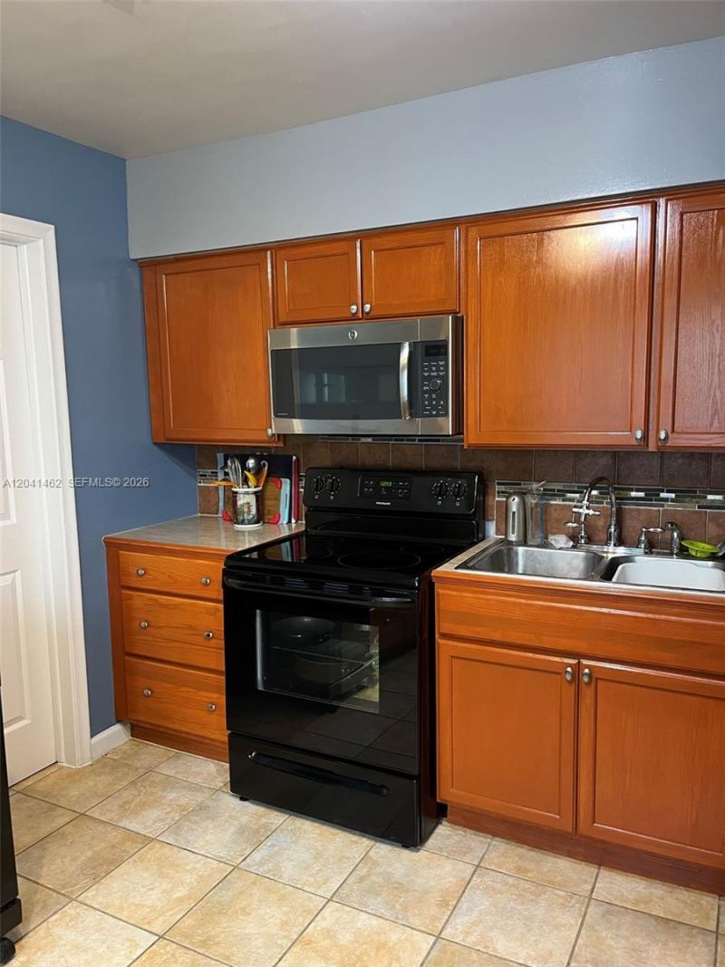 124 NW 6th Ave, Hallandale Beach, FL 33009 Photo