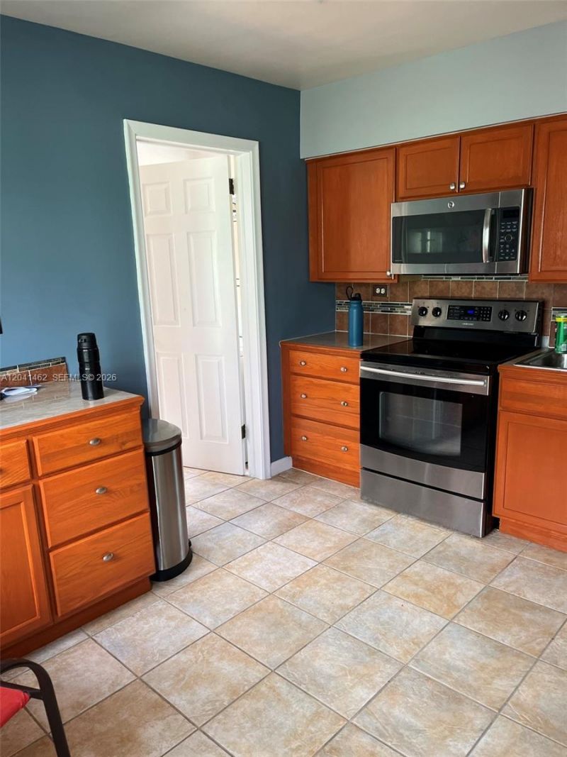 124 NW 6th Ave, Hallandale Beach, FL 33009 Photo