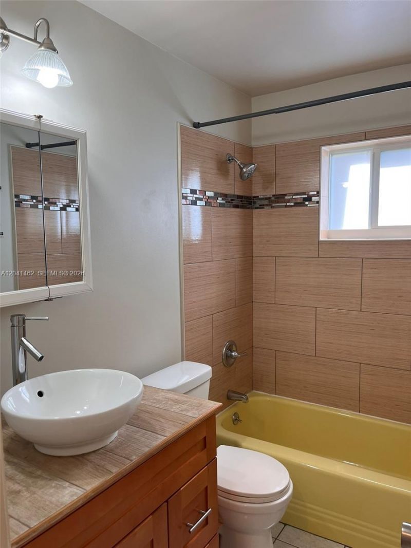 124 NW 6th Ave, Hallandale Beach, FL 33009 Photo