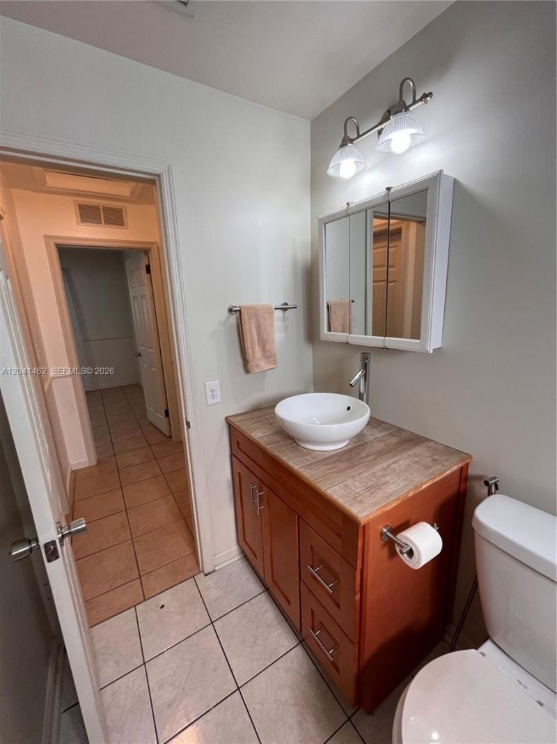 124 NW 6th Ave, Hallandale Beach, FL 33009 Photo