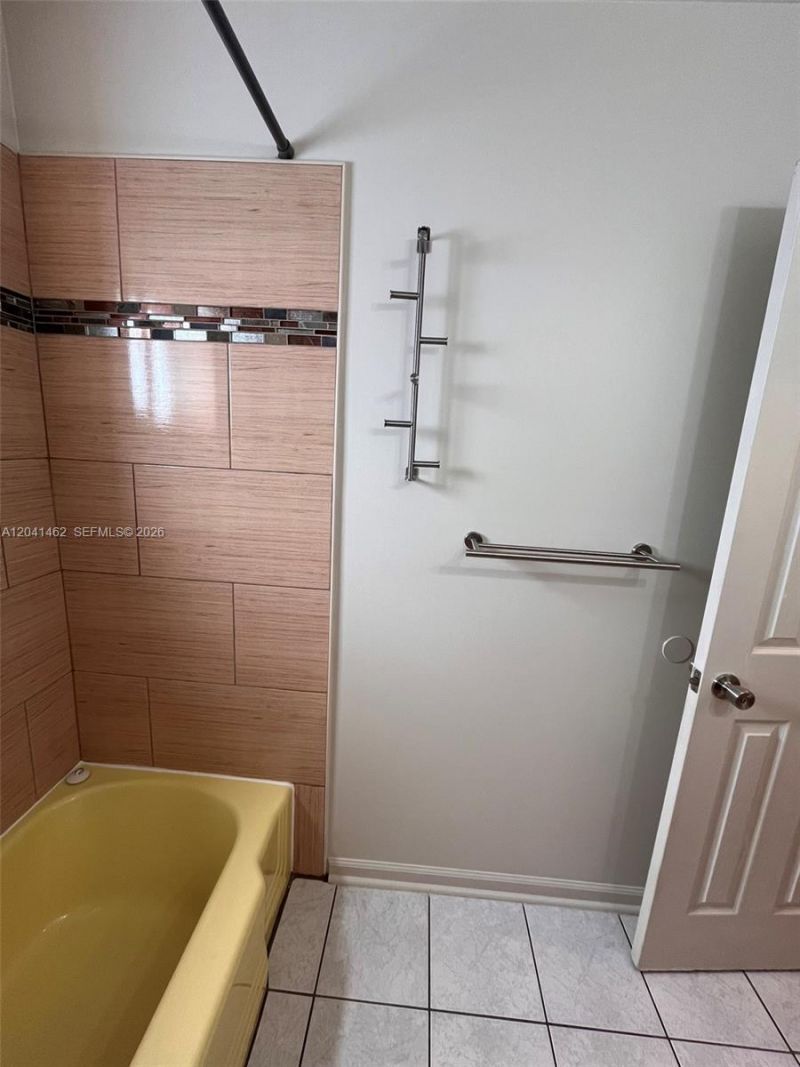 124 NW 6th Ave, Hallandale Beach, FL 33009 Photo