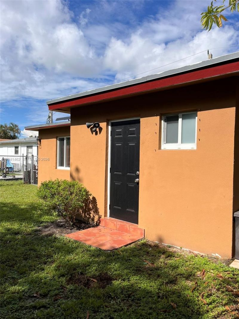 124 NW 6th Ave, Hallandale Beach, FL 33009 Photo