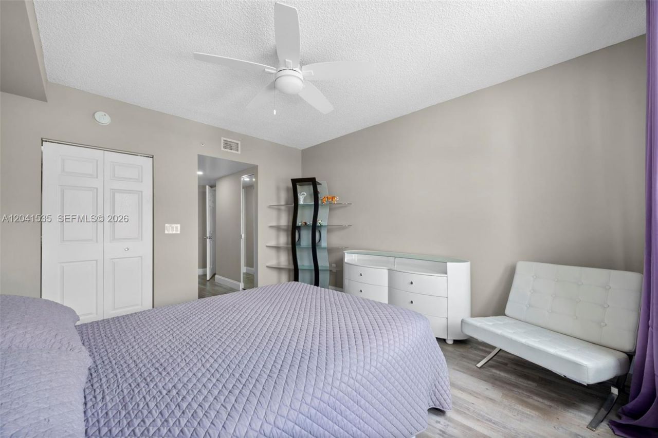 17150 N Bay Rd , Unit 2913, Sunny Isles Beach, FL 33160 Photo