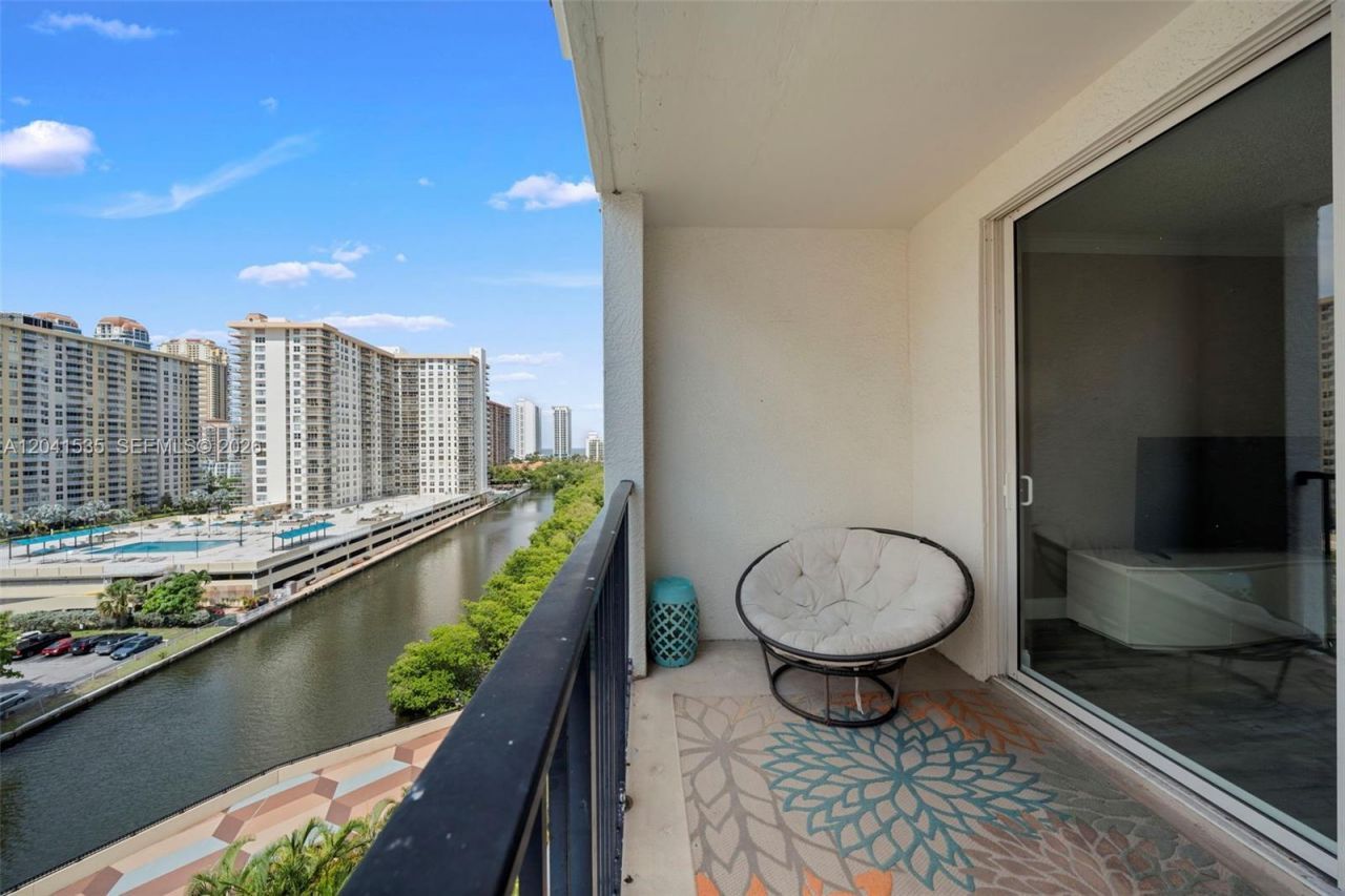 17150 N Bay Rd , Unit 2913, Sunny Isles Beach, FL 33160 Photo