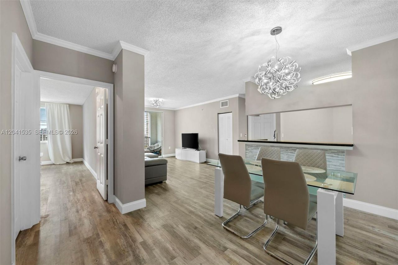17150 N Bay Rd , Unit 2913, Sunny Isles Beach, FL 33160 Photo