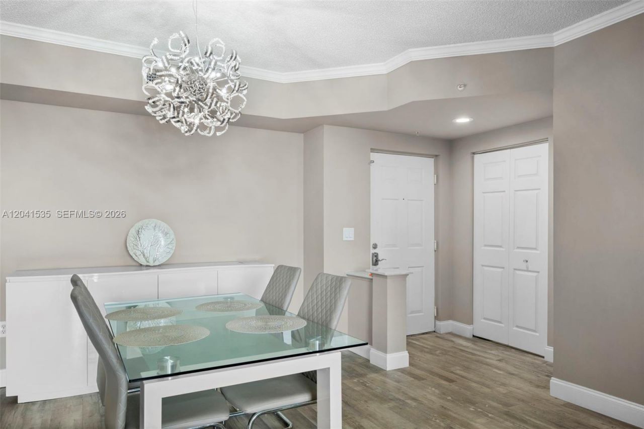 17150 N Bay Rd , Unit 2913, Sunny Isles Beach, FL 33160 Photo