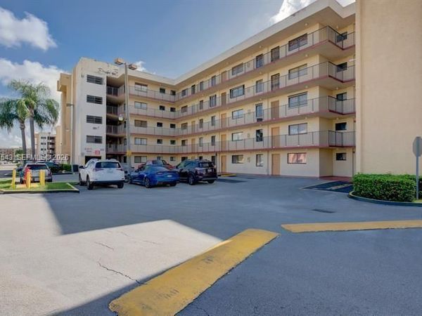 9915 W Okeechobee Rd , Unit 2-404, Hialeah Gardens, FL 33016