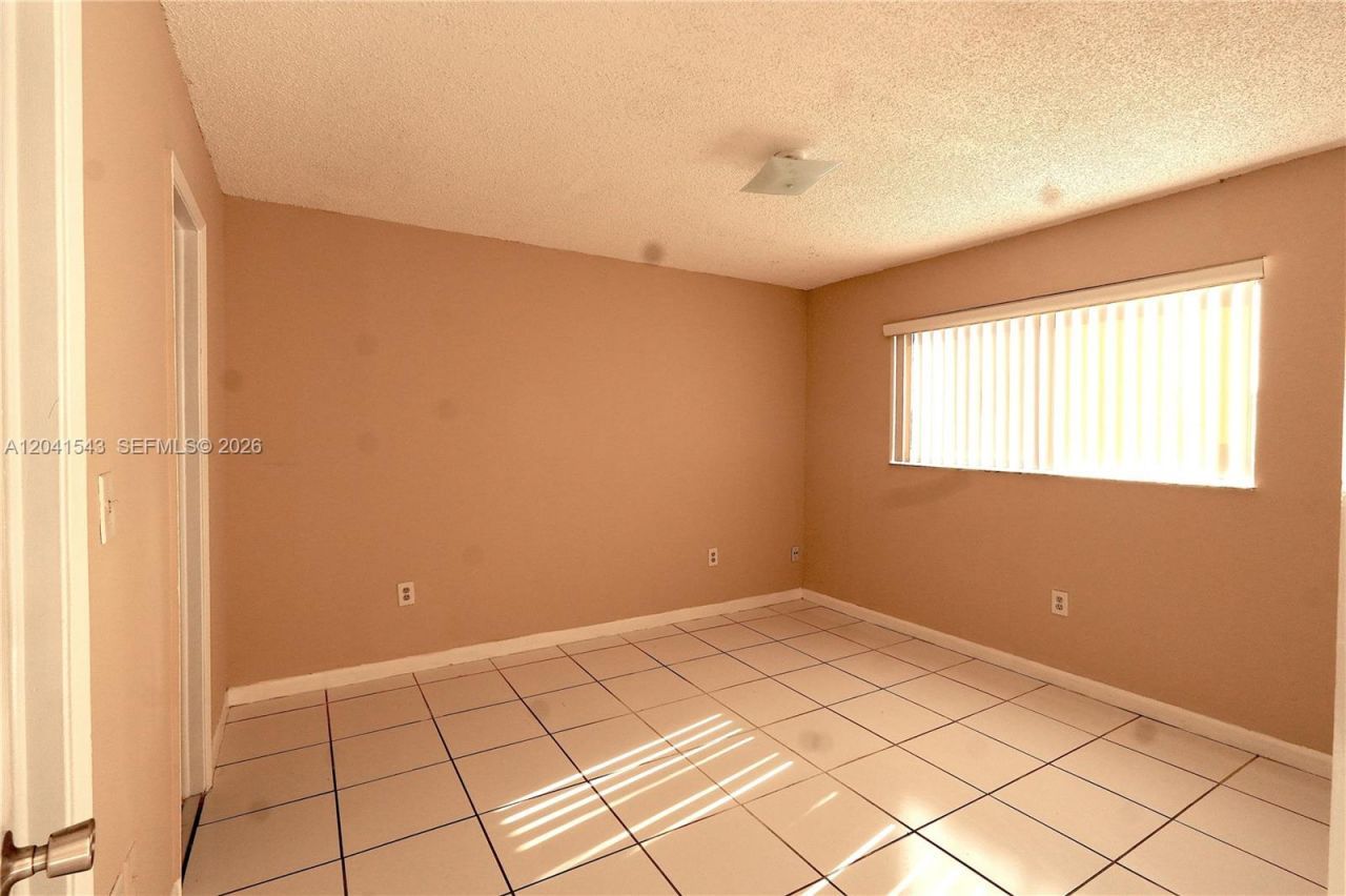 9915 W Okeechobee Rd, Unit 2-404, Hialeah Gardens, FL 33016 Photo