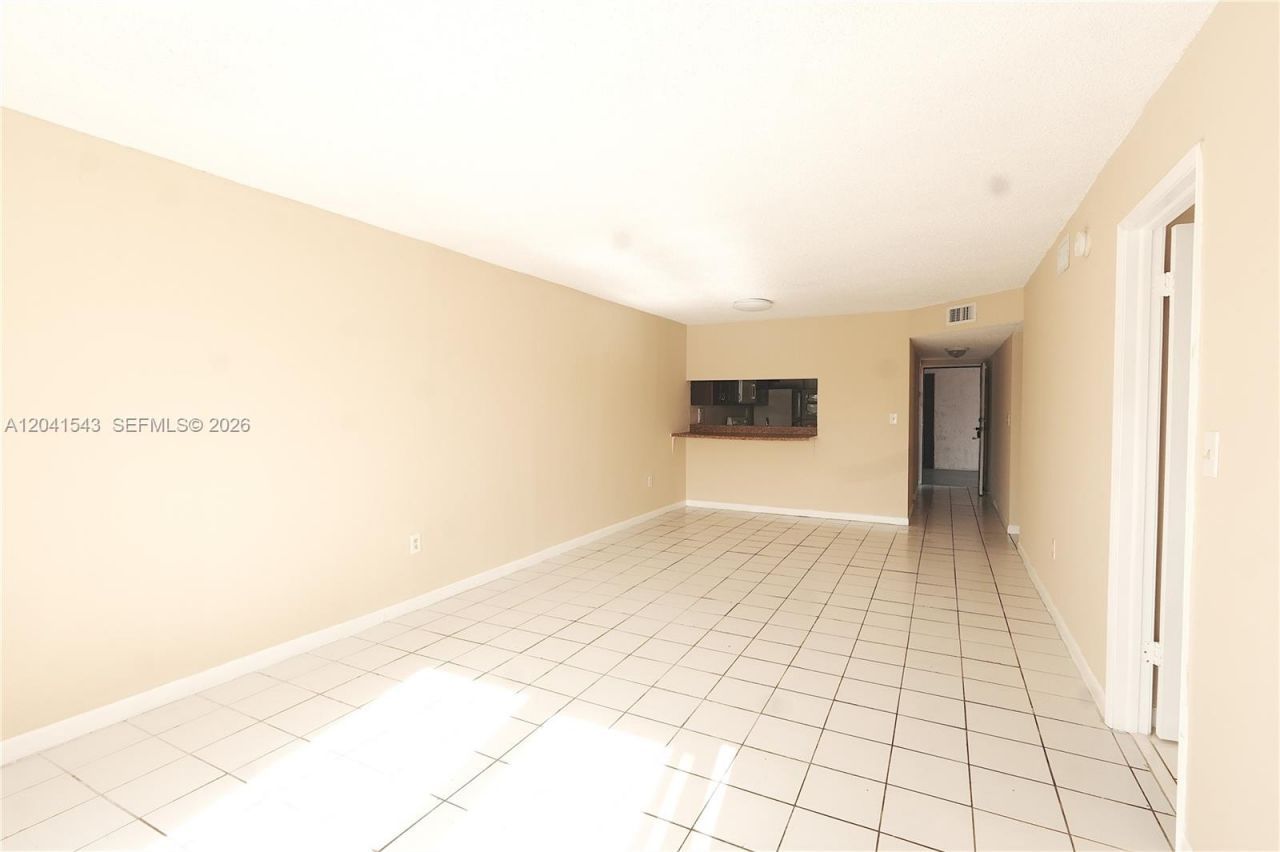 9915 W Okeechobee Rd, Unit 2-404, Hialeah Gardens, FL 33016 Photo