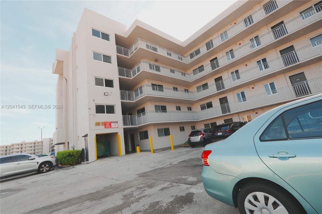 9915 W Okeechobee Rd, Unit 2-404, Hialeah Gardens, FL 33016 Photo