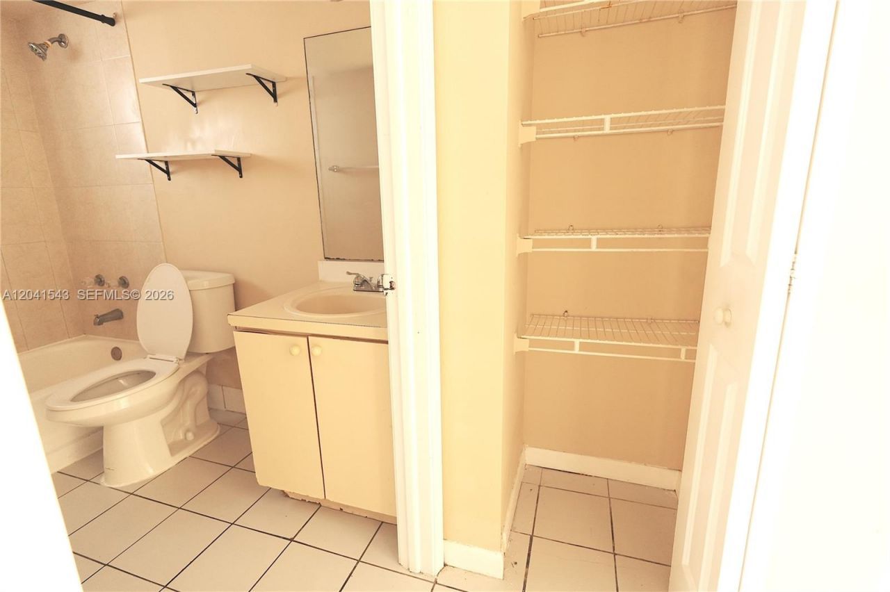 9915 W Okeechobee Rd, Unit 2-404, Hialeah Gardens, FL 33016 Photo
